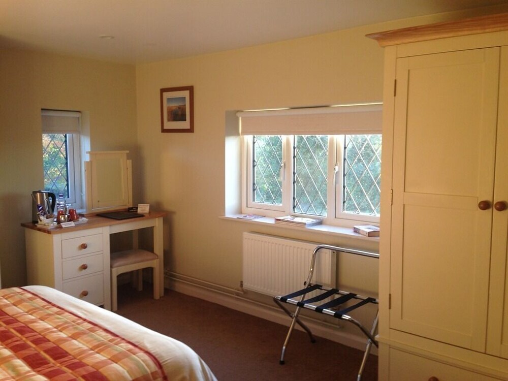 Marsham Arms Coaching Inn Hotel 32/65