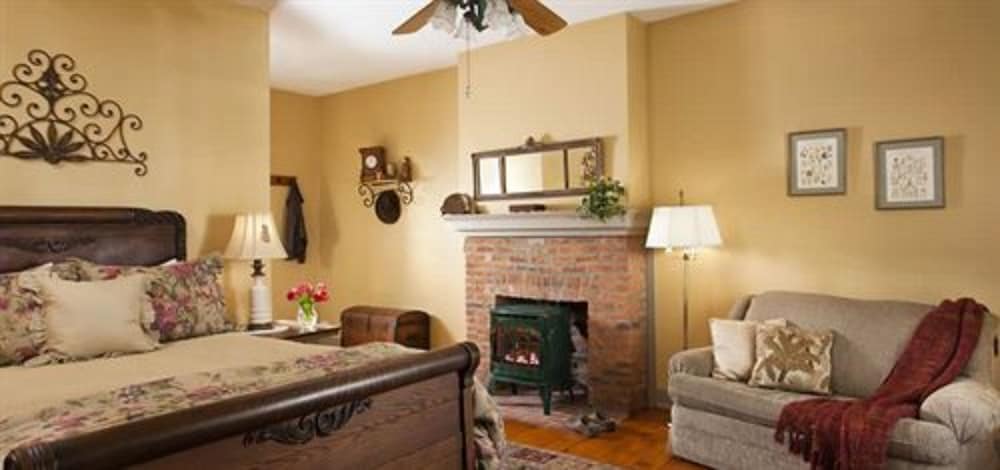 Brickhouse Inn 41/51