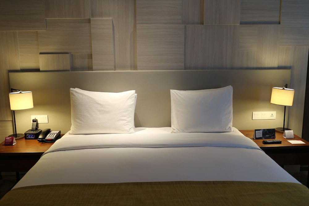 Crowne Plaza Bandung 15/75