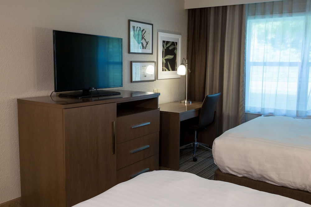 Country Inn & Suites by Radisson, Platteville, WI 22/48