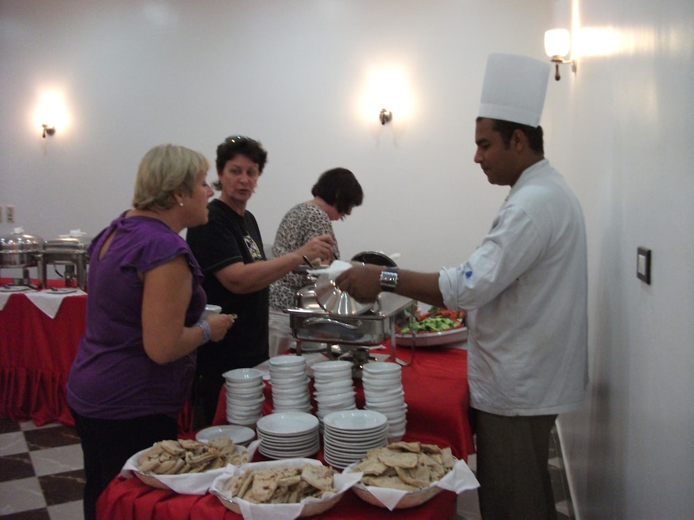 Alhambra Hotel 12/50