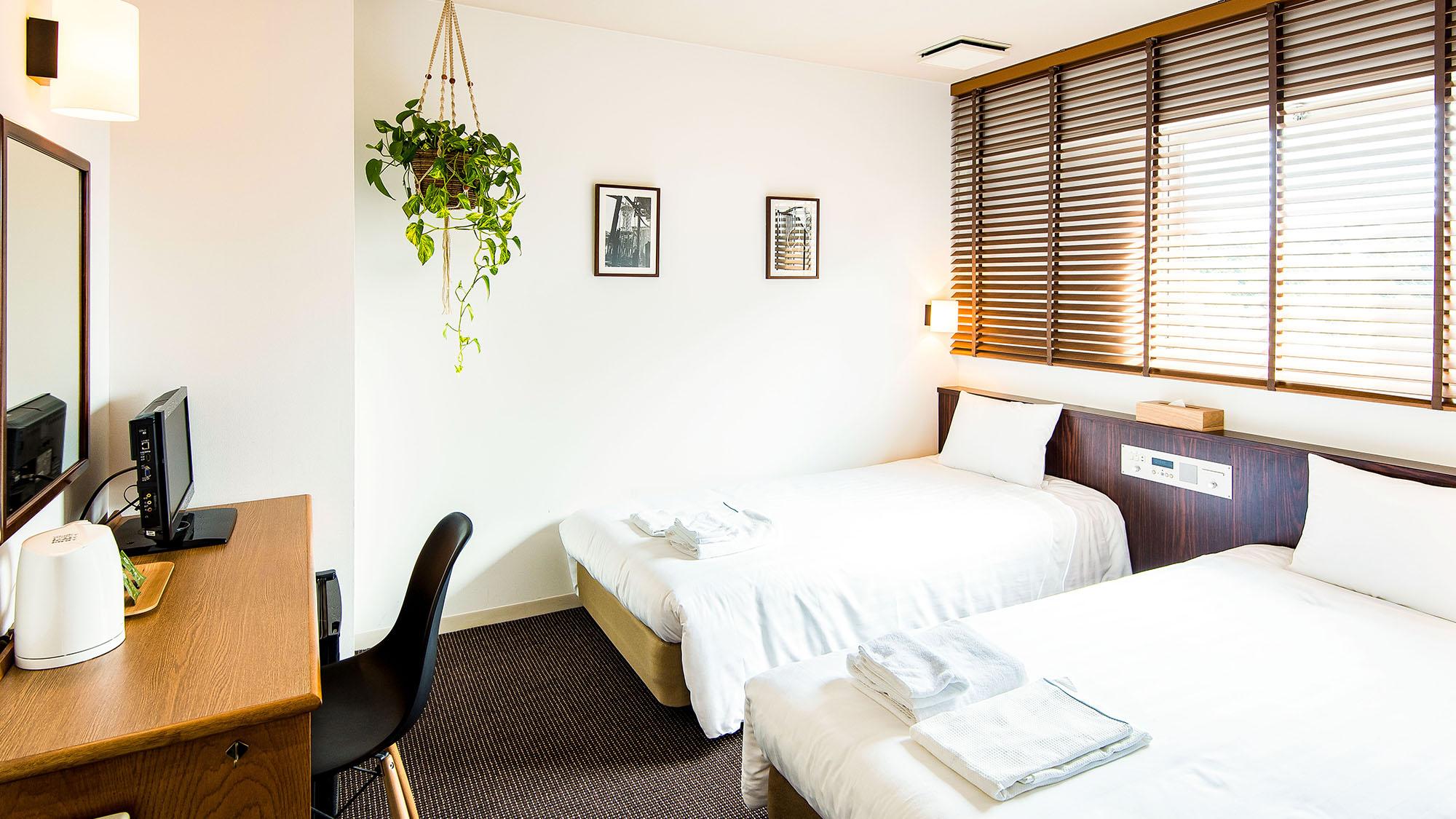 Standard, Twin Beds, Unit Bath