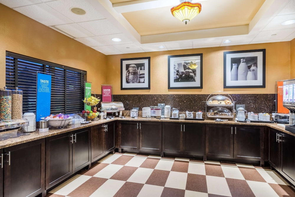 Hampton Inn Clifton Park 8/56