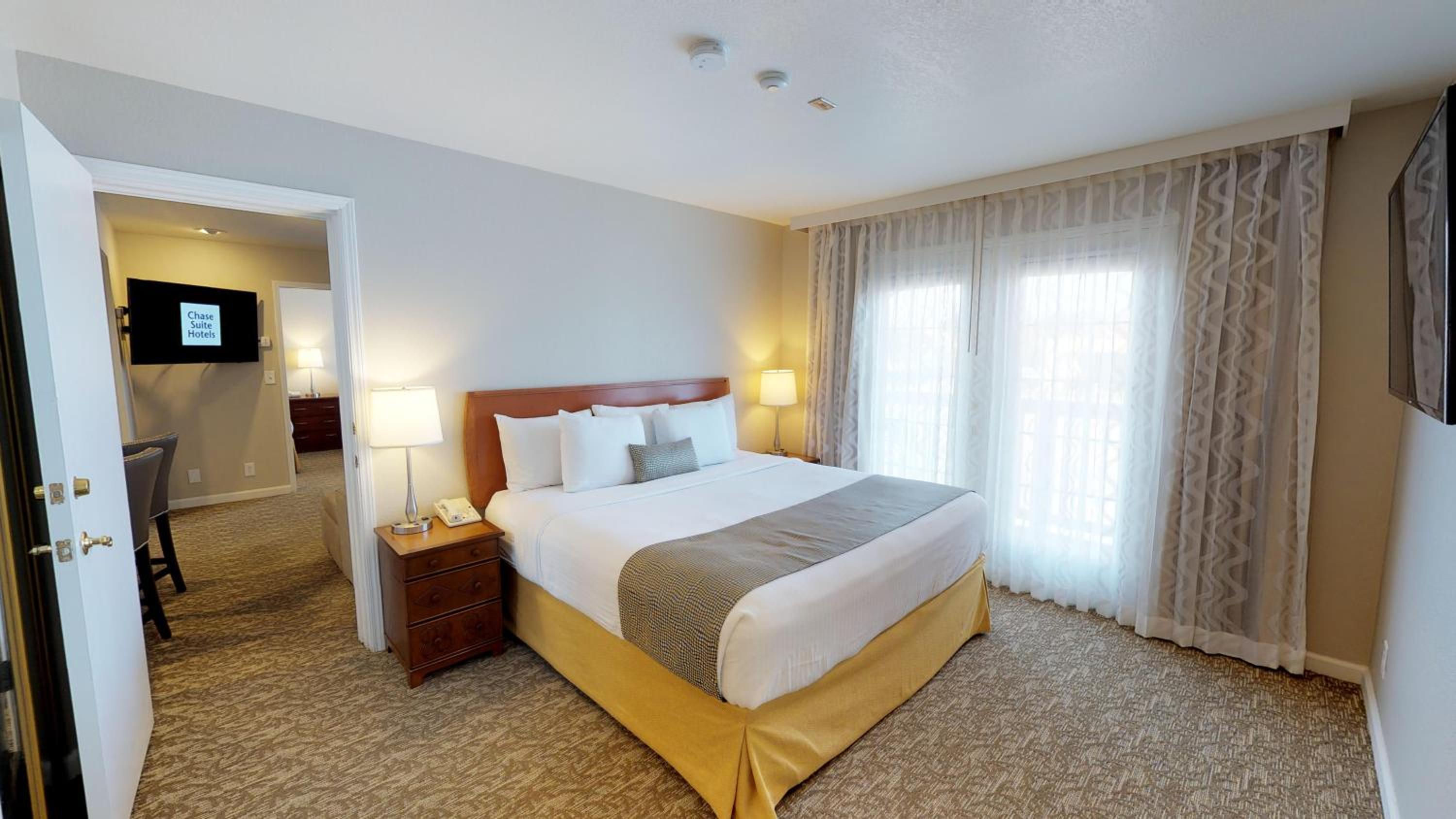 2 Bedrooms, Suite