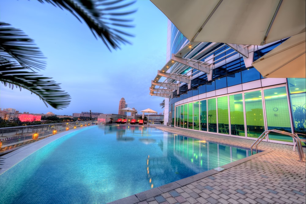 Tamani Marina Hotel and Hotel Apartments 71/73