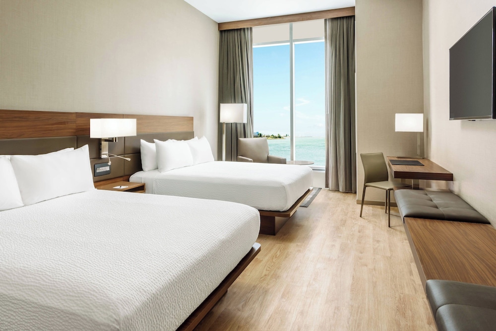 Room, 2 Queen Beds, Bay View, Accessible