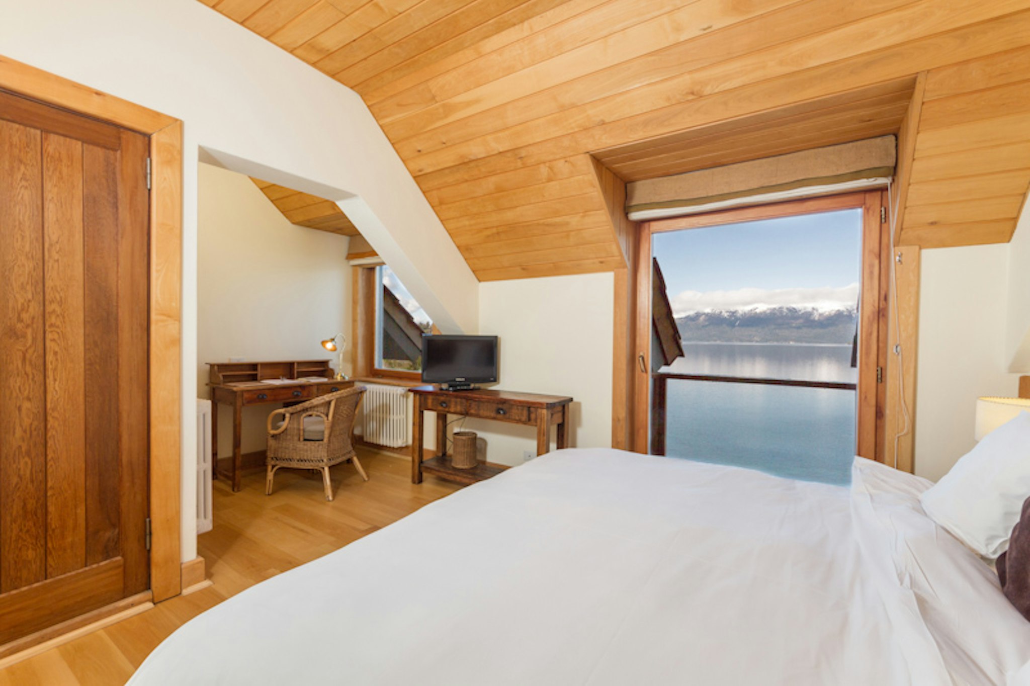 Correntoso Lake And River Hotel 14/78