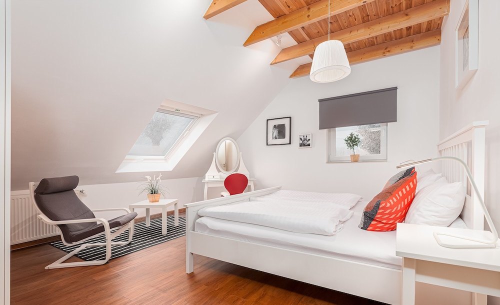 2 BEDROOMS, DELUXE, APARTMENT