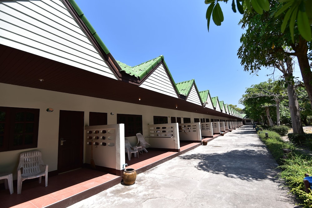 Varin Beach Resort 65/75