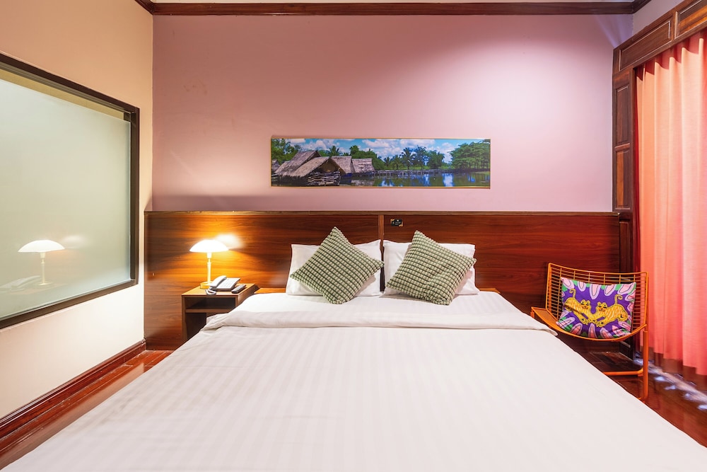 The President Hotel at Chokchai 4 23/57