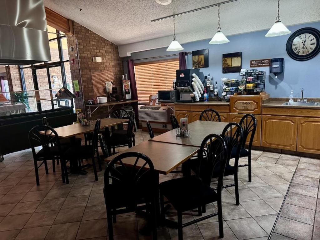 Fossil Creek Hotel & Suites 11/19