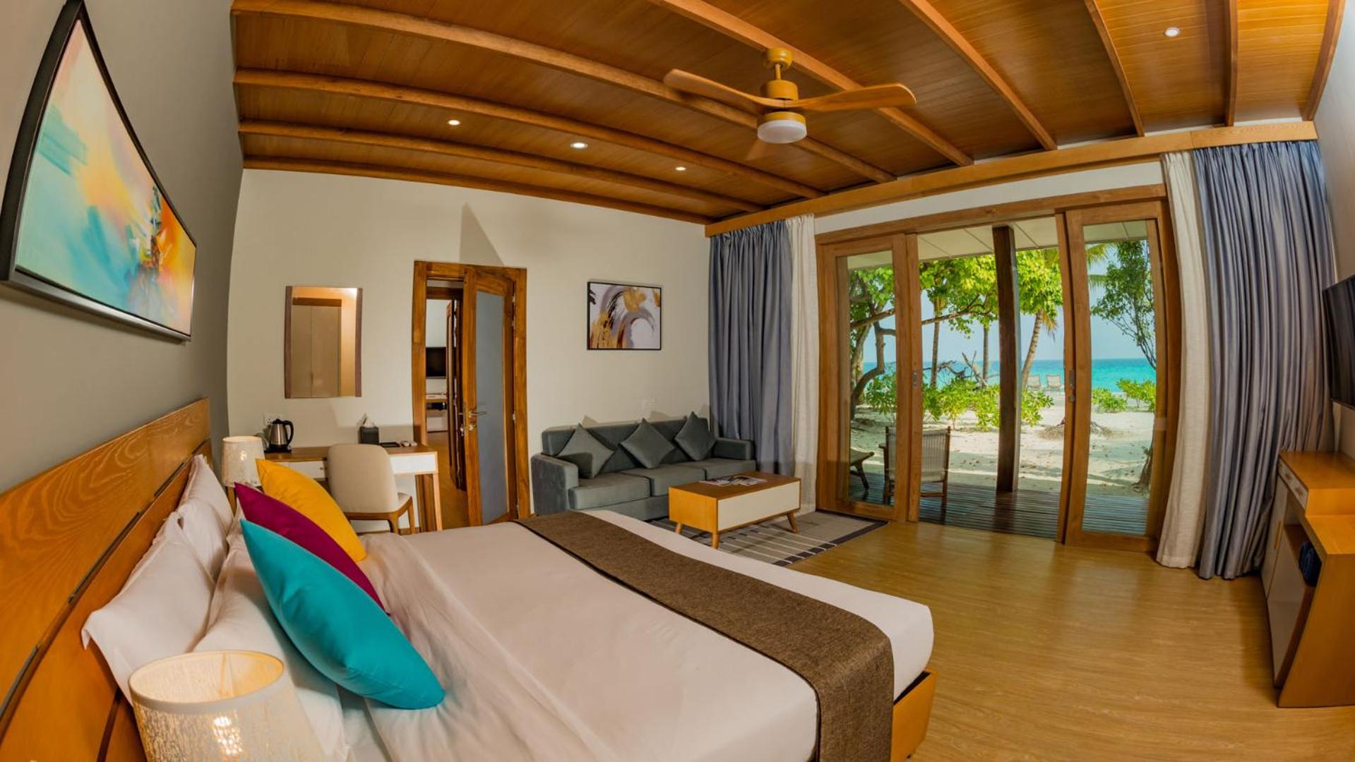 2 Bedrooms, Beach Villa, Family، Fiyavalhu Resort Maldives - All Inclusive 2/5