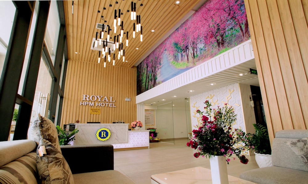 Royal HPM Hotel 5/40
