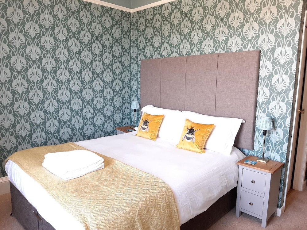 Laston House 15/50