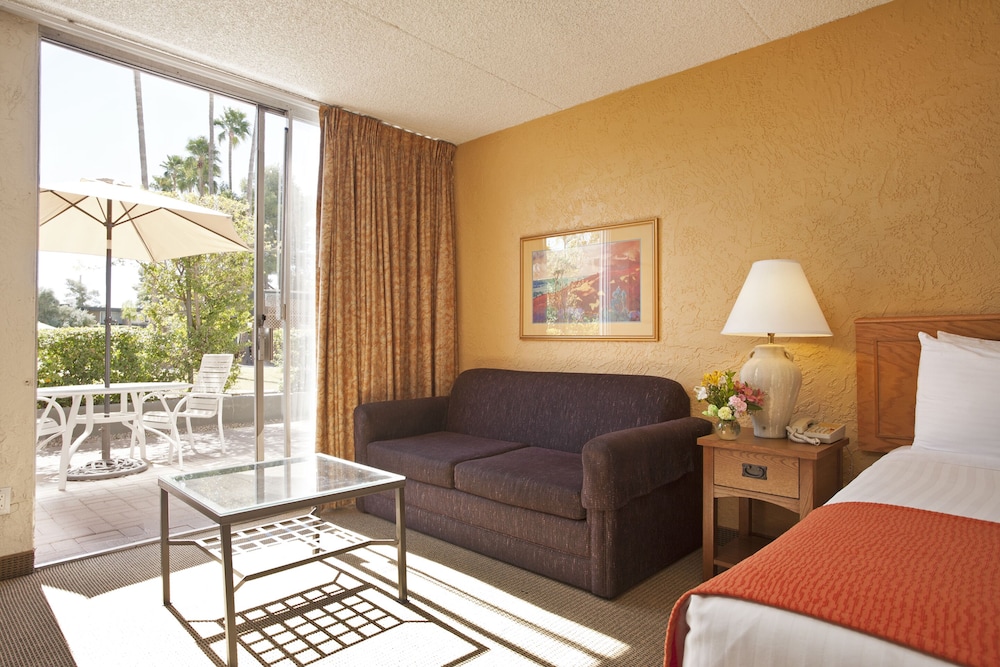Ramada by Wyndham Tucson 34/63
