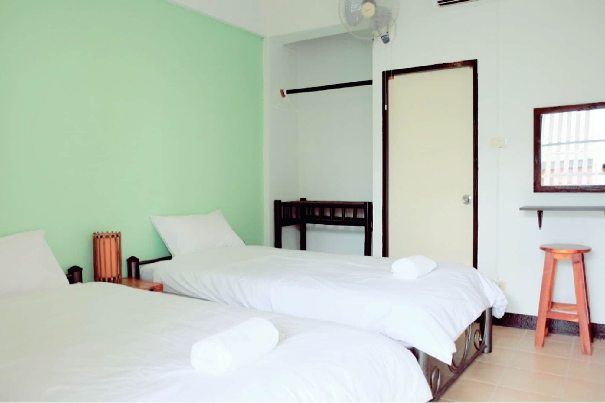 ROOM, TWIN BEDS, PRIVATE BATHROOM