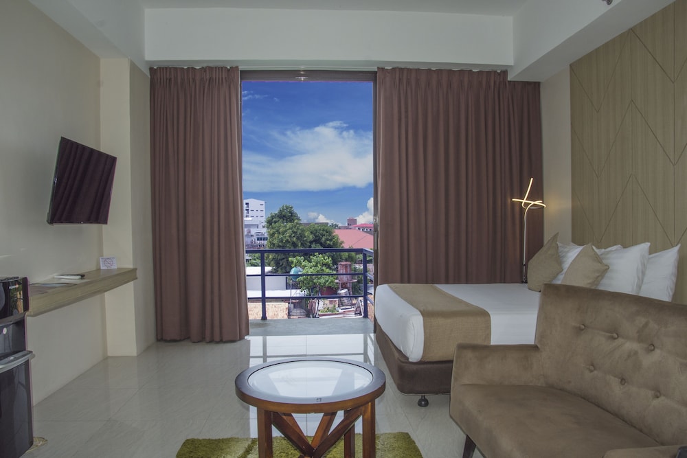 Eastland Hotel and Residences 35/39