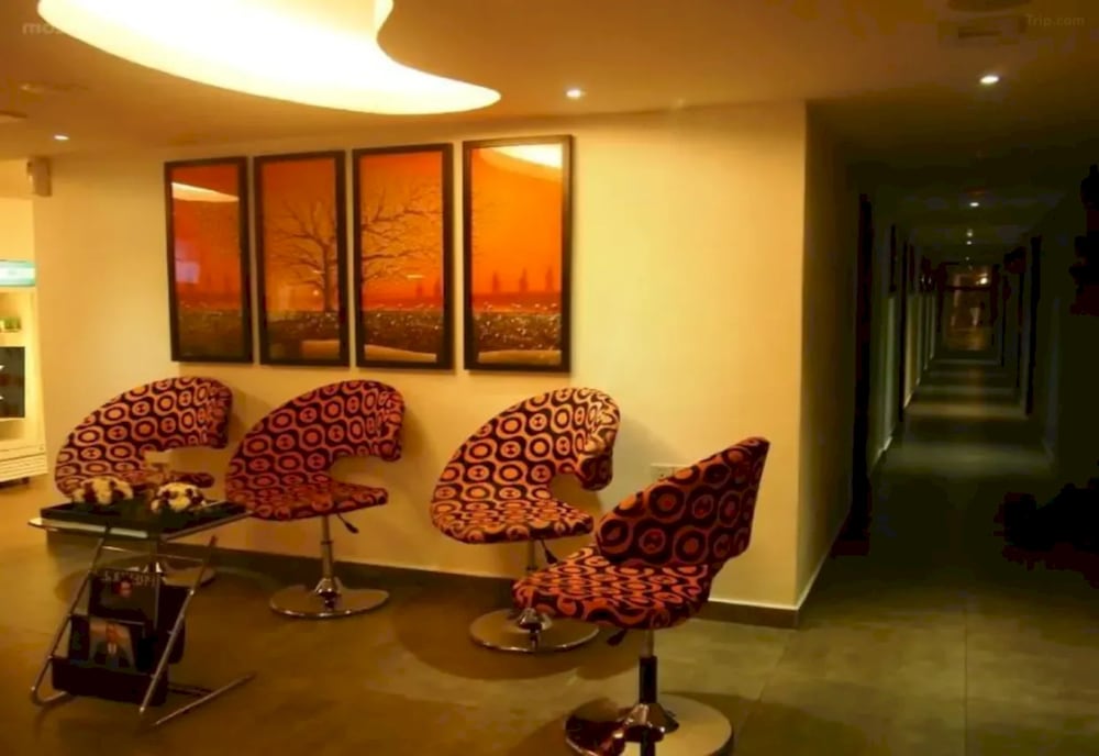 Crossroads Hotel 39/46