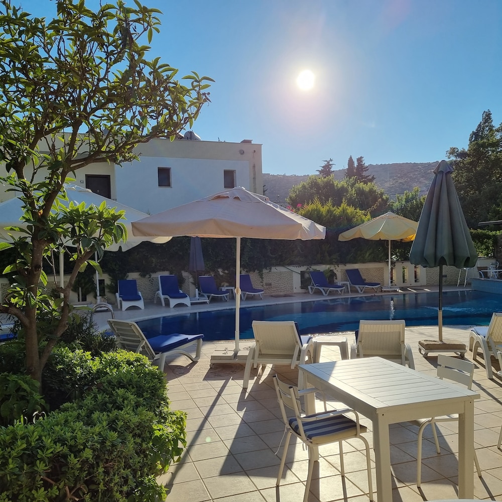 Bella Garden Boutique Hotel 70/83