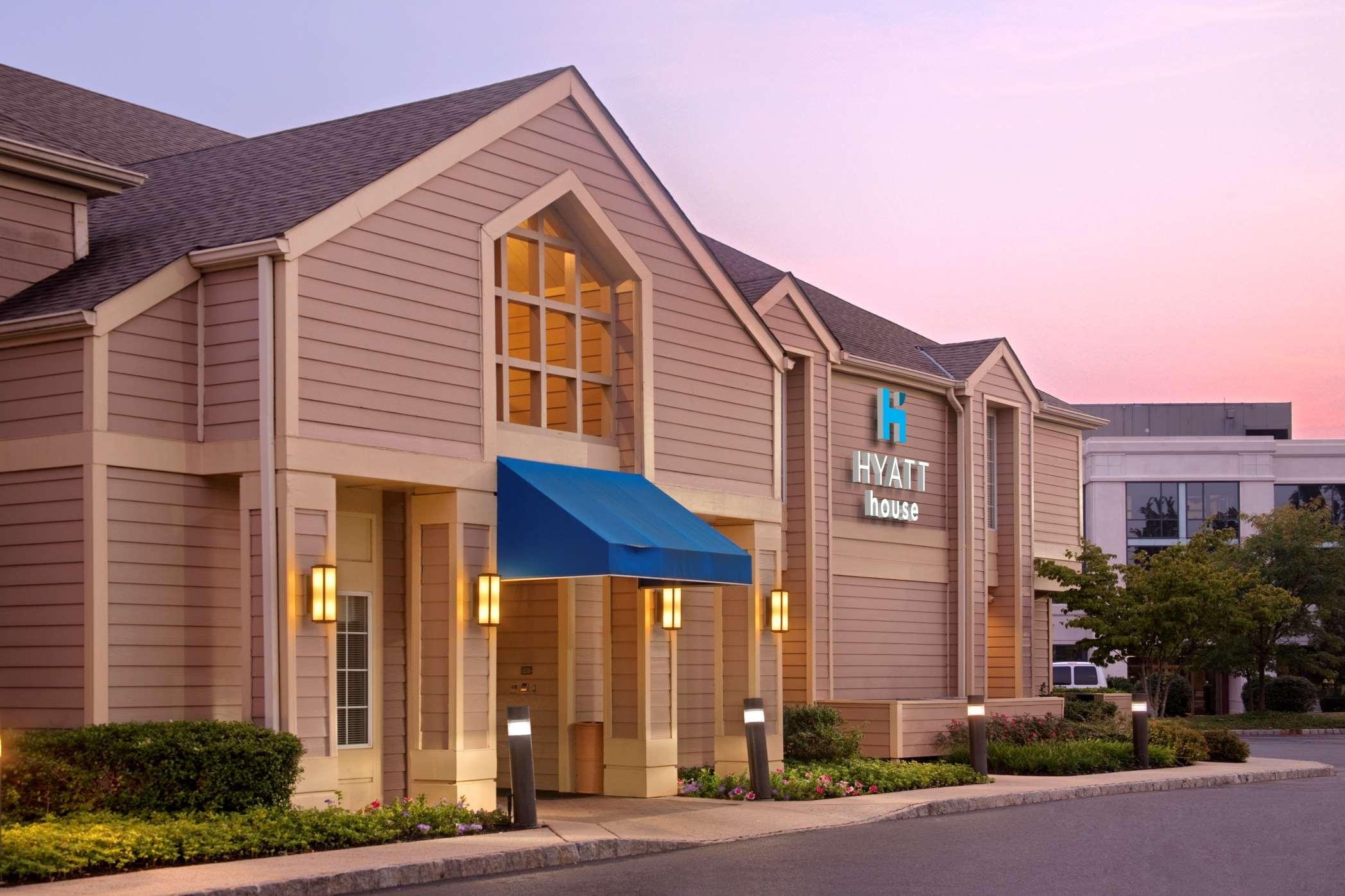 HYATT house Bridgewater 1/33