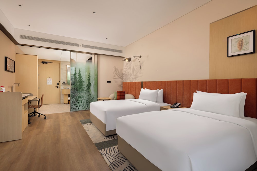 Deluxe, Twin Beds, River View