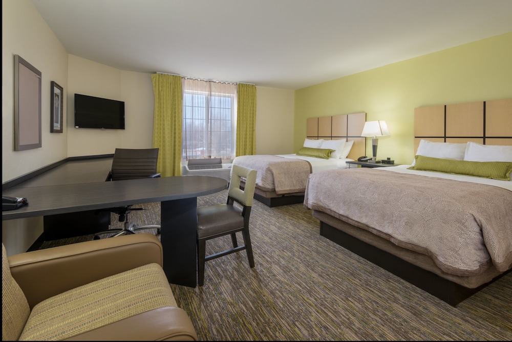 Candlewood Suites Midwest City 17/45