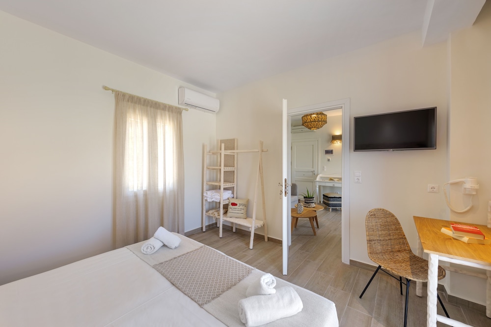 Dolphin Bay Seaside Resort & Suites 46/74