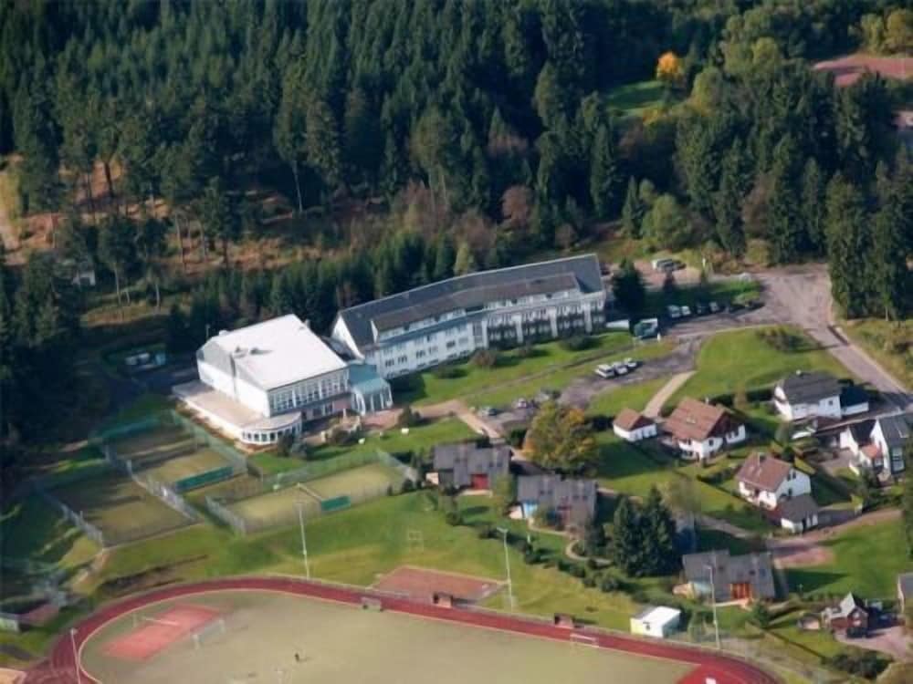 Sporthotel Oberhof 39/44