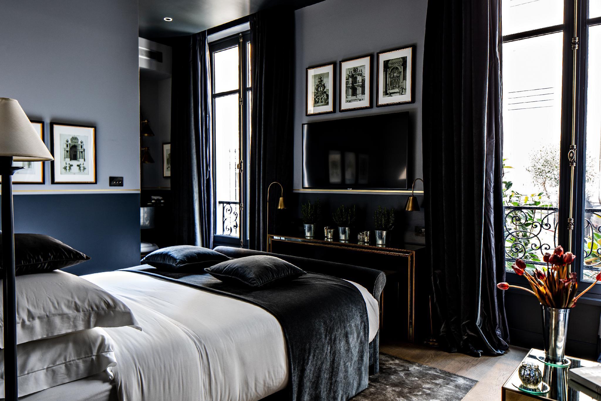 JUNIOR SUITE