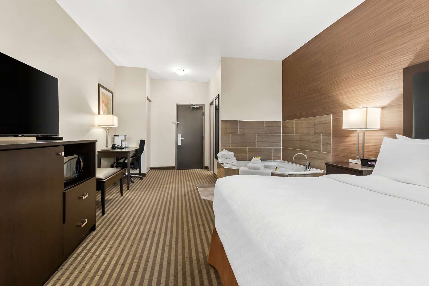 Suite, King Bed