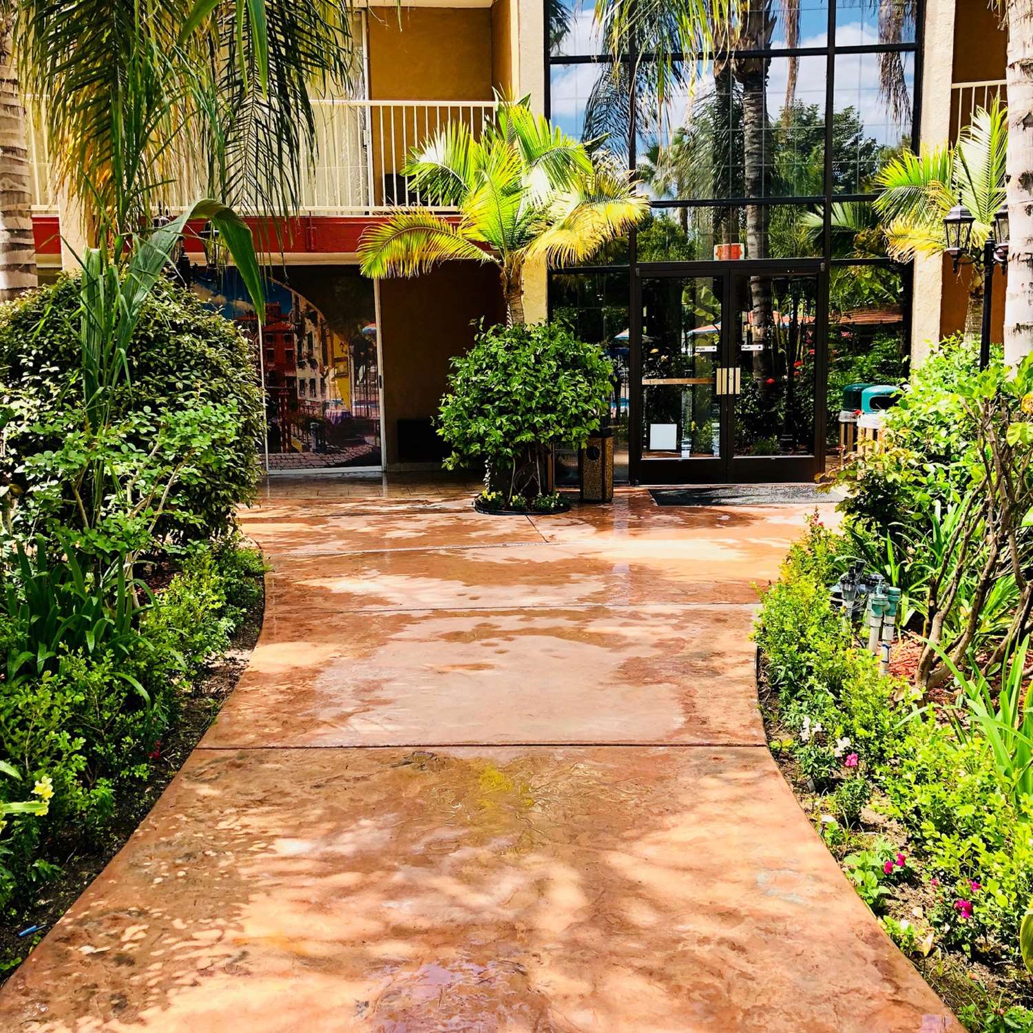 Clarion Hotel Bakersfield North 27/34
