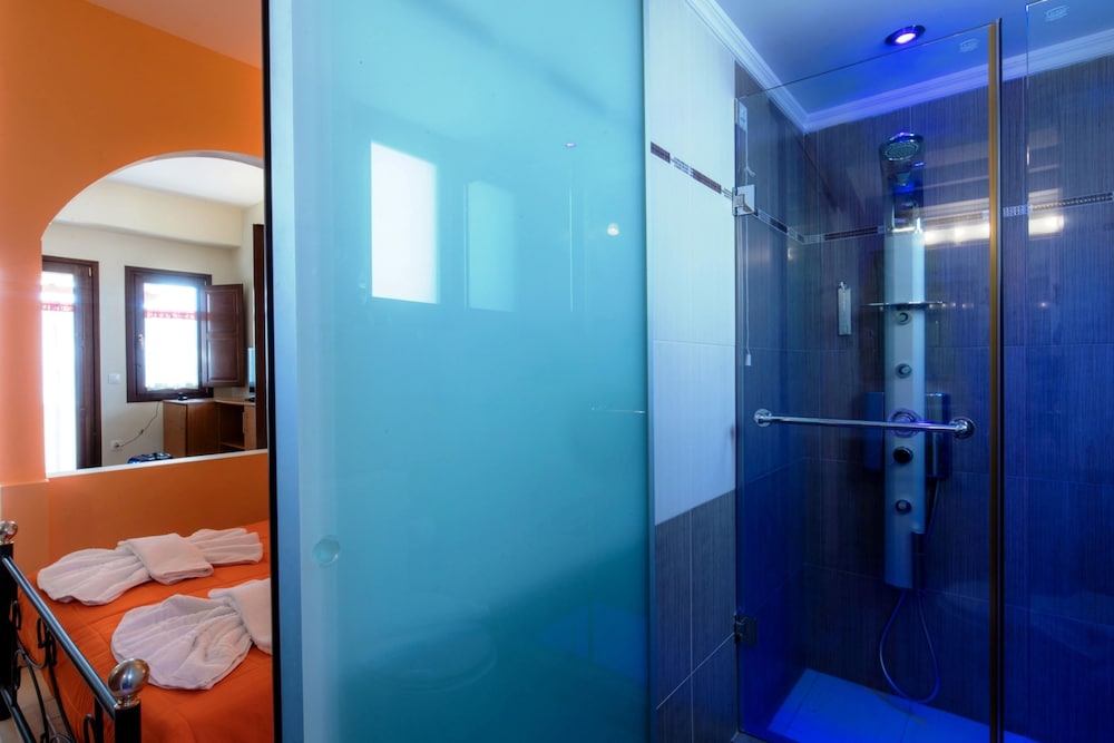 Amerisa Suites 15/85