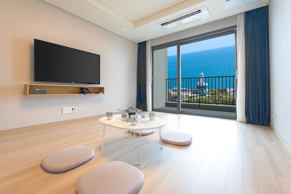 Sokcho I Park Suite Hotel and Resort 37/46