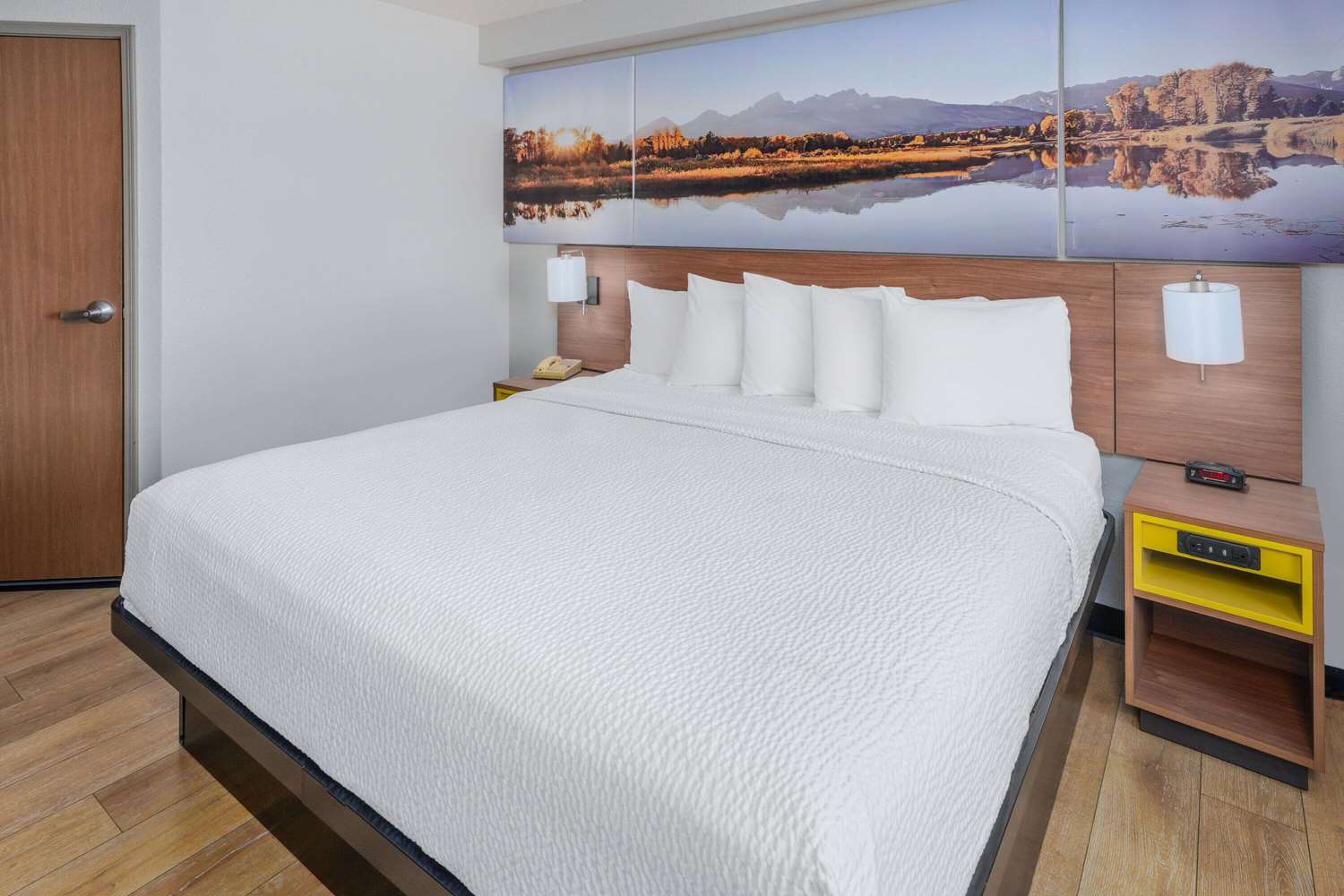 Days Inn and Suites by Wyndham Greeley 8/19