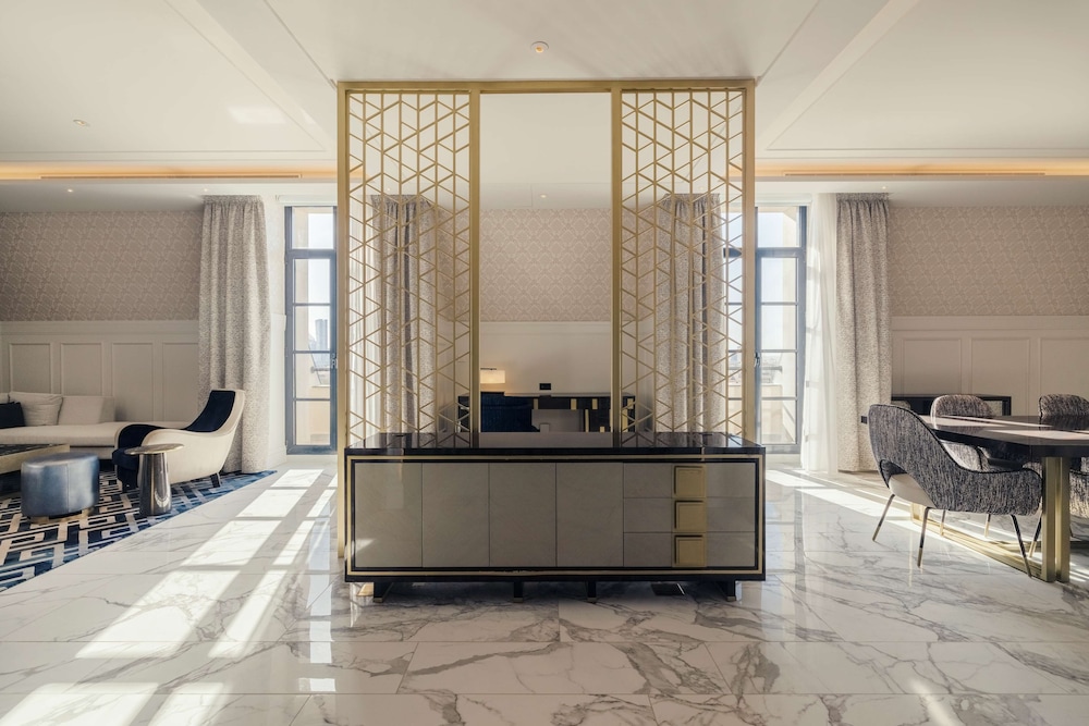 مانسارد الرياض ، أحد فنادق راديسون كوليكشن(Mansard Riyadh, A Radisson Collection Hotel) 11/72