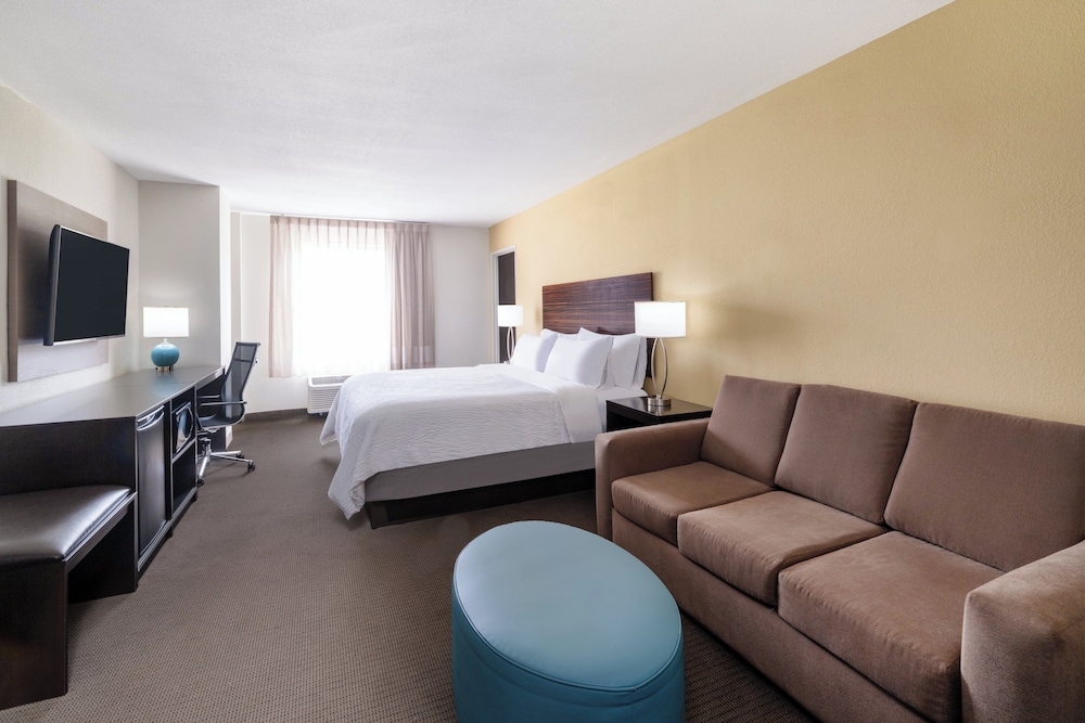 Suite, King Bed, Bath and Shower