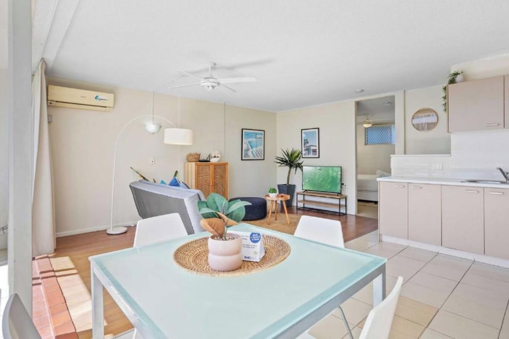 HI HO BEACH APARTMENTS 50/69