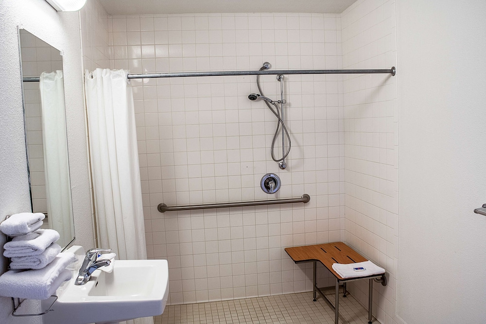 Motel6 Ukiah CA 25/53