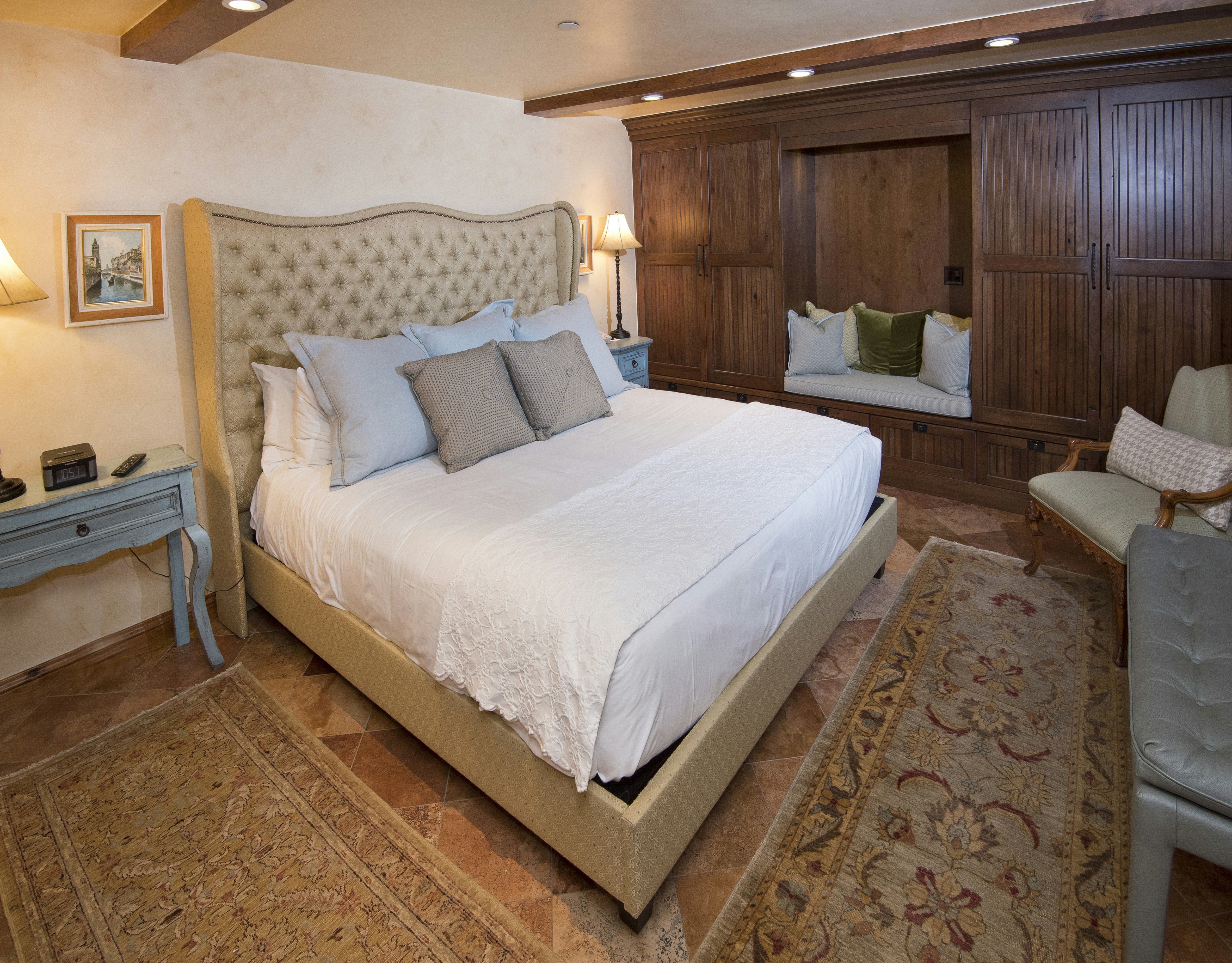 1 BEDROOM, RESIDENCE, LODGE