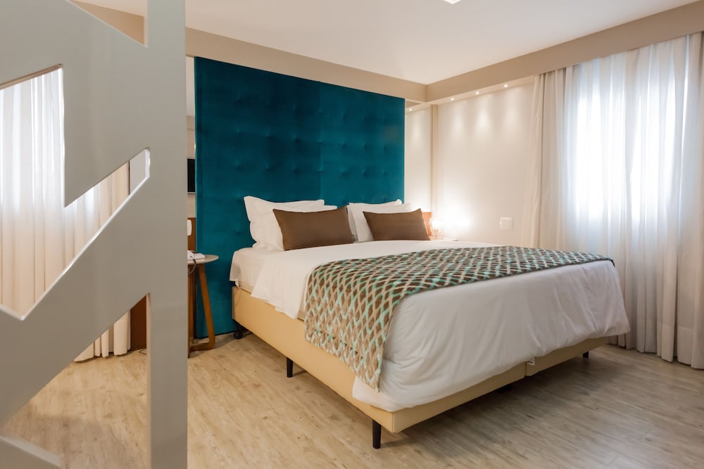Cercano Hotel 14/72
