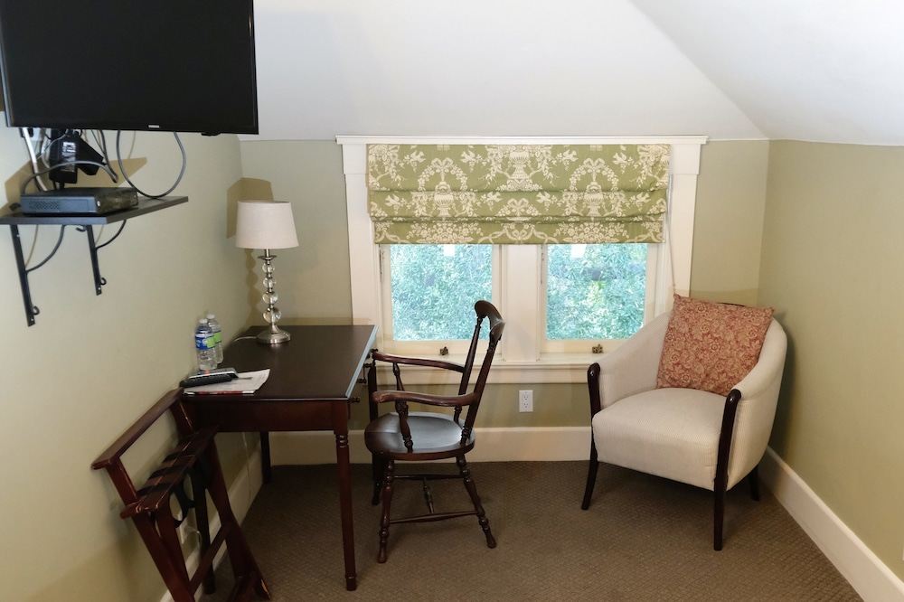 Arroyo Vista Inn 54/72