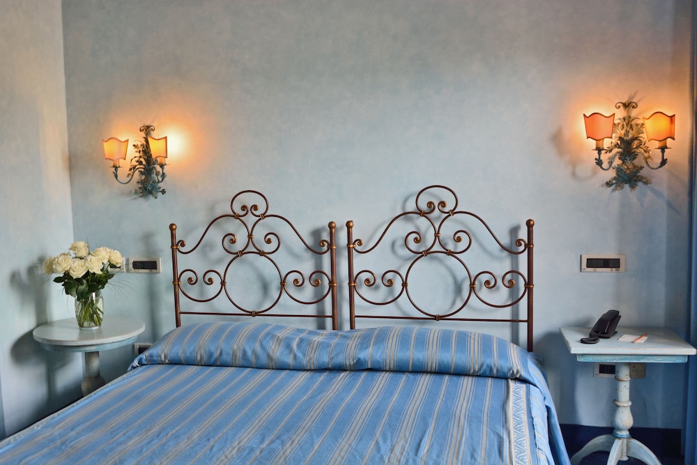 Boccaccio Hotel 30/65