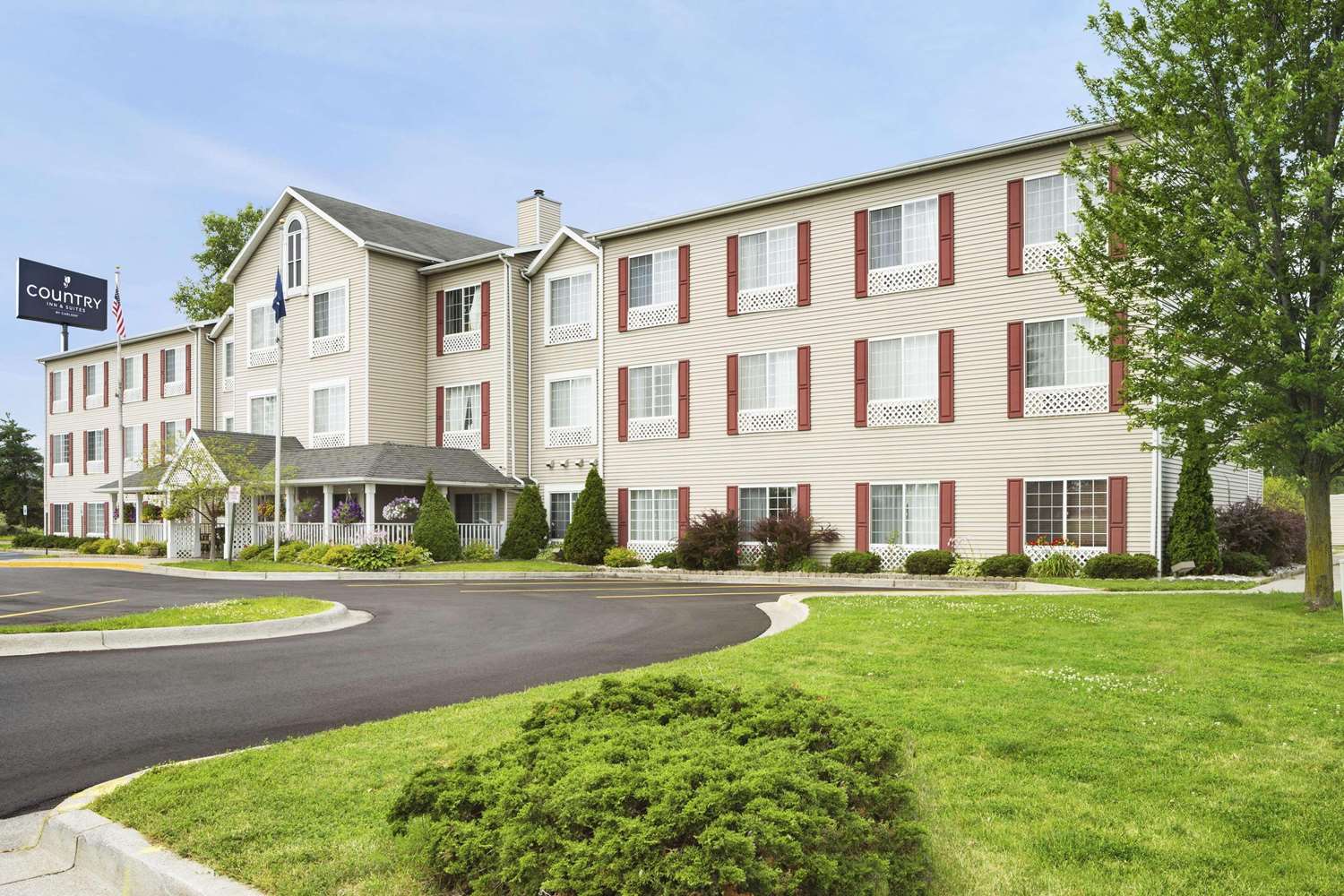Country Inn & Suites By Radisson Grand Rapids Airport Mi 40/40