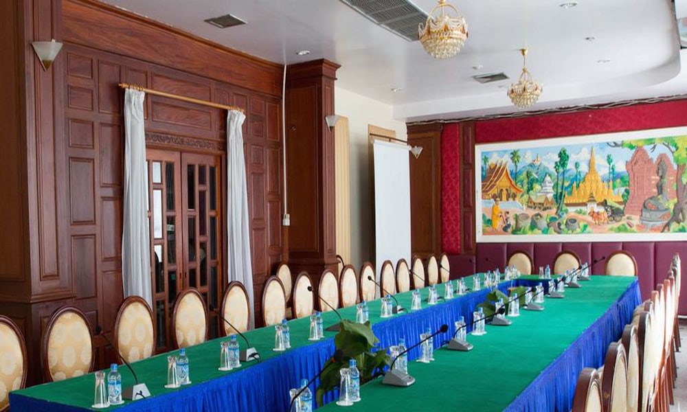 Angkham Hotel 38/46