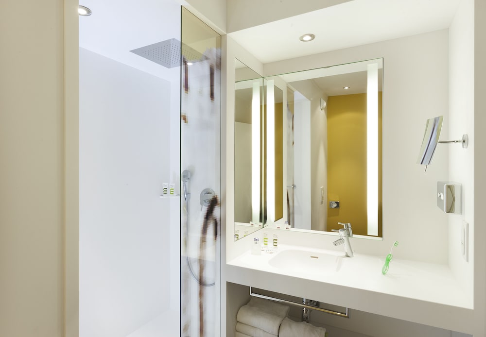 Mercure Avignon Centre Palais des Papes Hotel 68/70