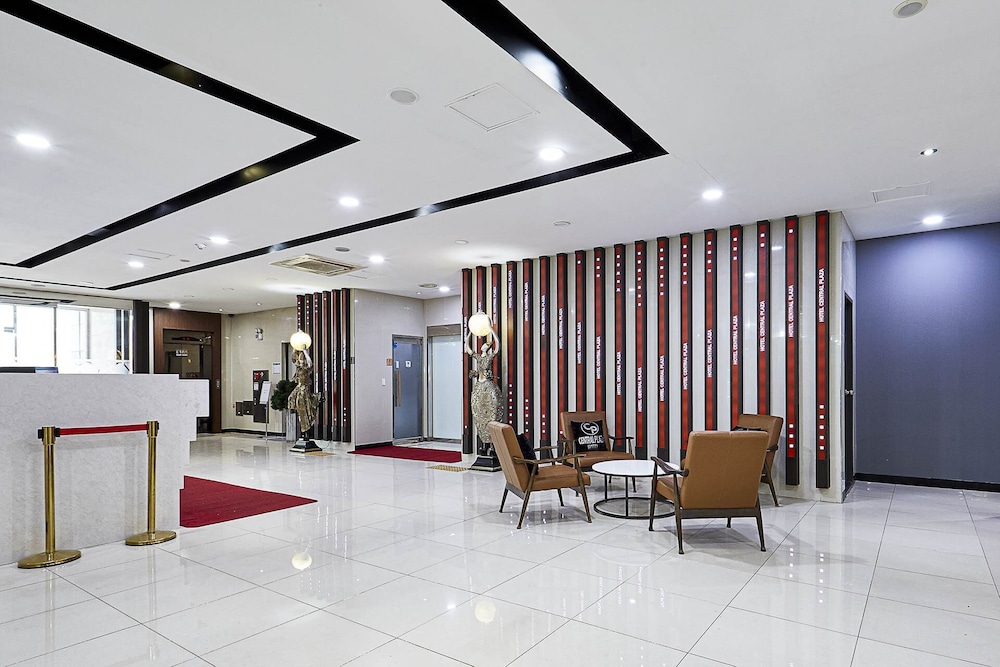 Central Plaza Hotel 7/50