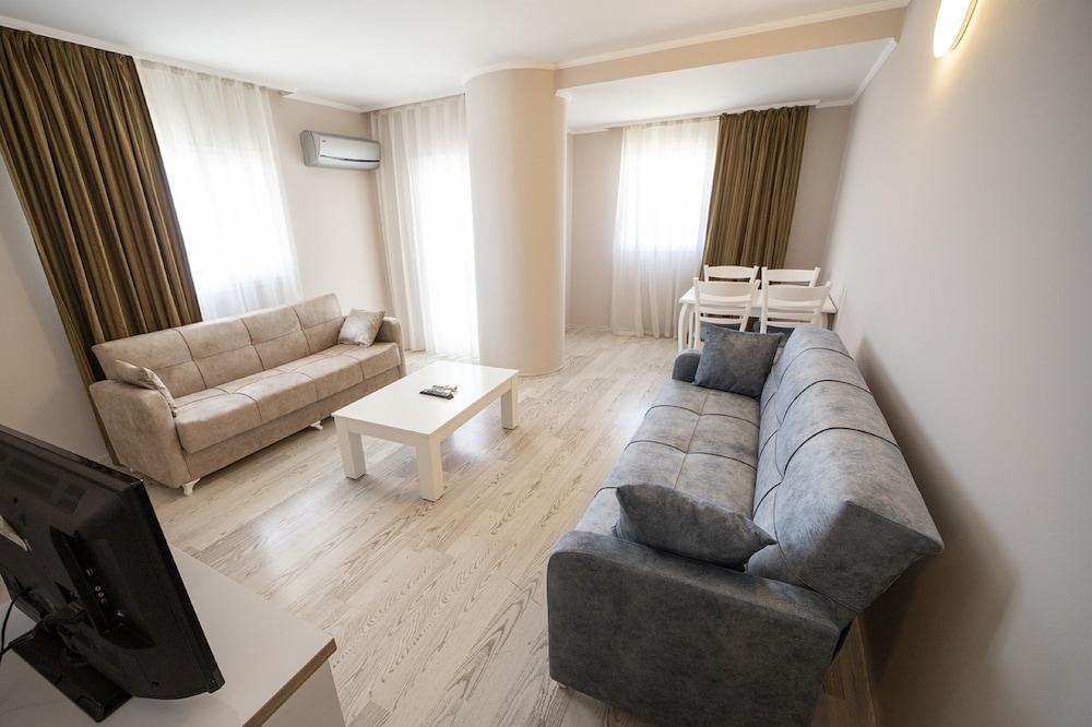 Silver Tower Residence 28/50