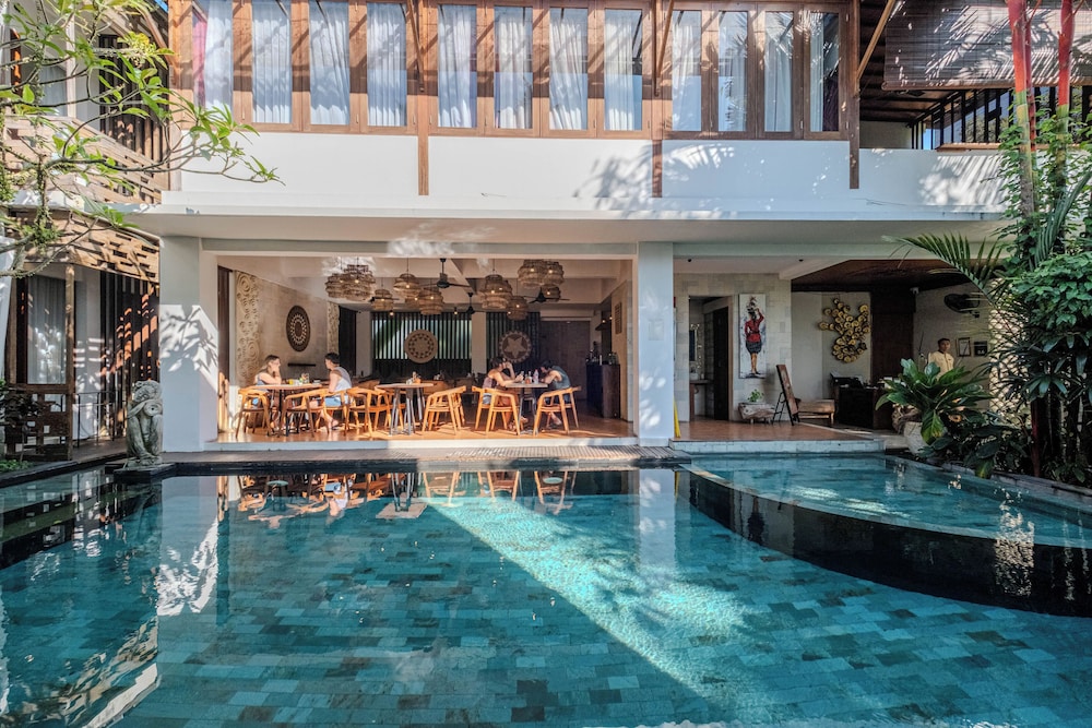 Kakul Villas & Suites 4/82