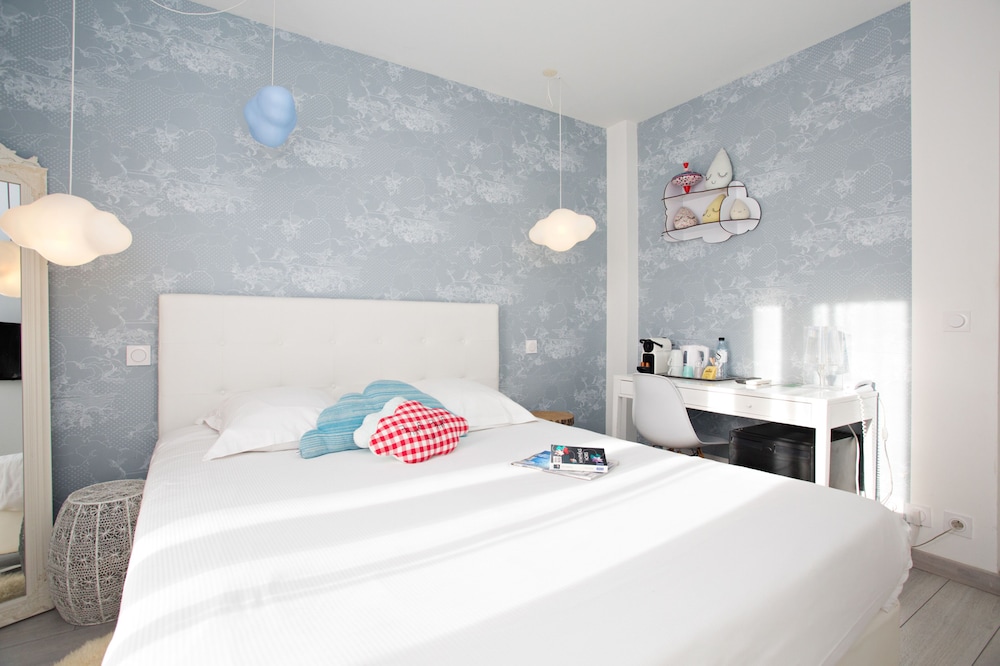 Hotel Mademoiselle 10/50