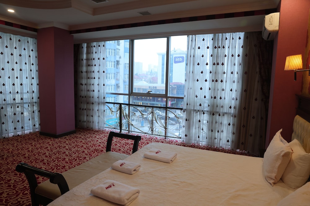 NEW BAKU HOTEL 33/50